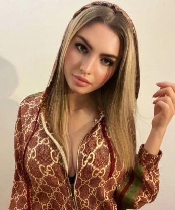 Могу дать тебе все, что ты ищешь: нежность, страсть и незабываемое наслаждение. Я знаю, как доставить радость и удовольствие тебе. Мои услуги полны разнообразия: классический секс, оральный секс, анальный секс, массаж и многое другое. Я сделаю все возможное, чтобы ты остался доволен и счастлив. Обрати внимание на мои фото – они говорят сами за себя. Позвони мне, и мы сможем устроить настоящий праздник страсти в Москве. Мои гости всегда оставляют самые лестные отзывы, потому что я делаю все с любовью и страстью. Жду тебя! 💋🔥 Ира